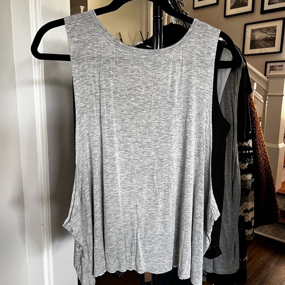 C&C California- cropped tank - Picture 3 of 3